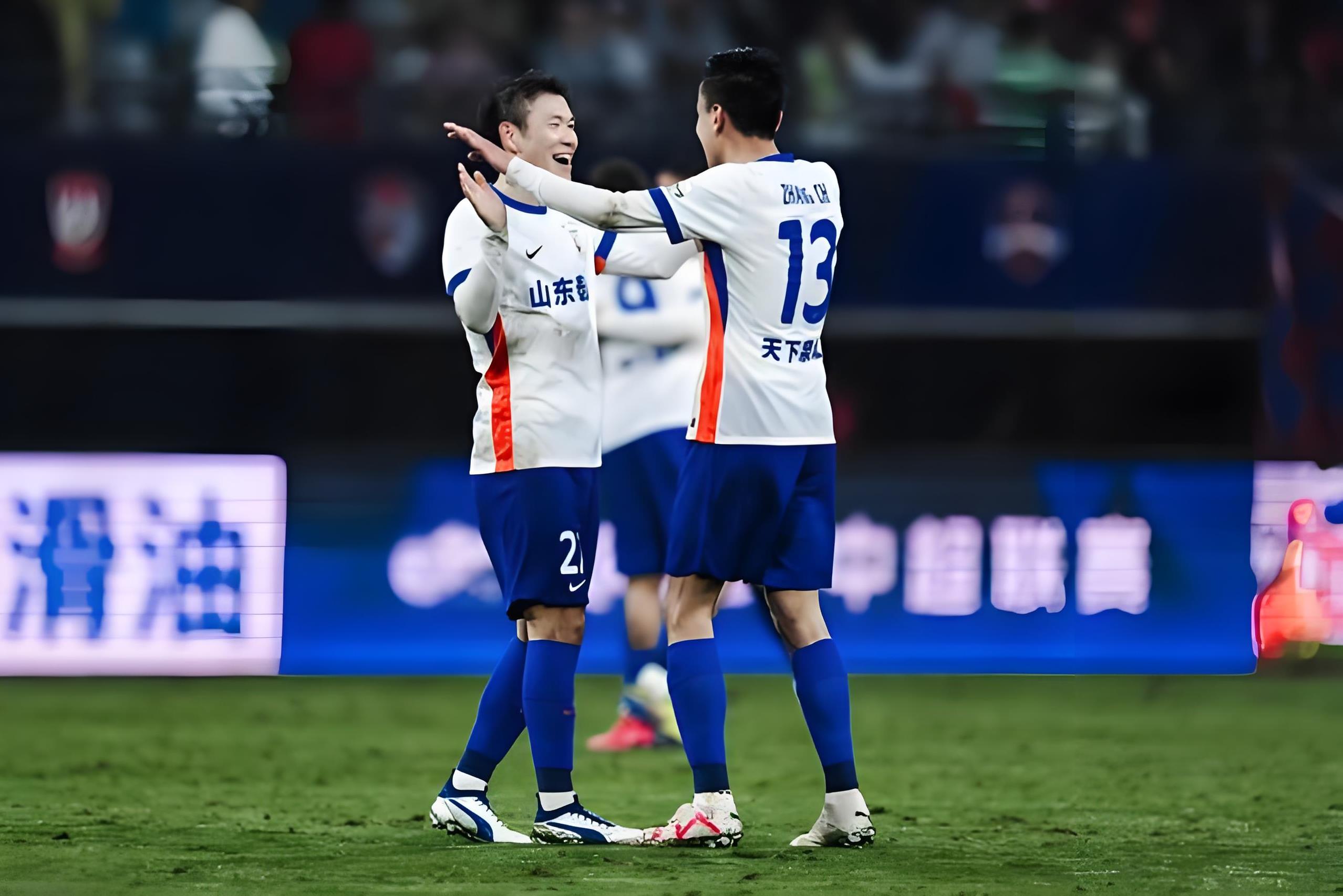 包含队员状态渐入佳境，大连一方稳健取得连胜的词条