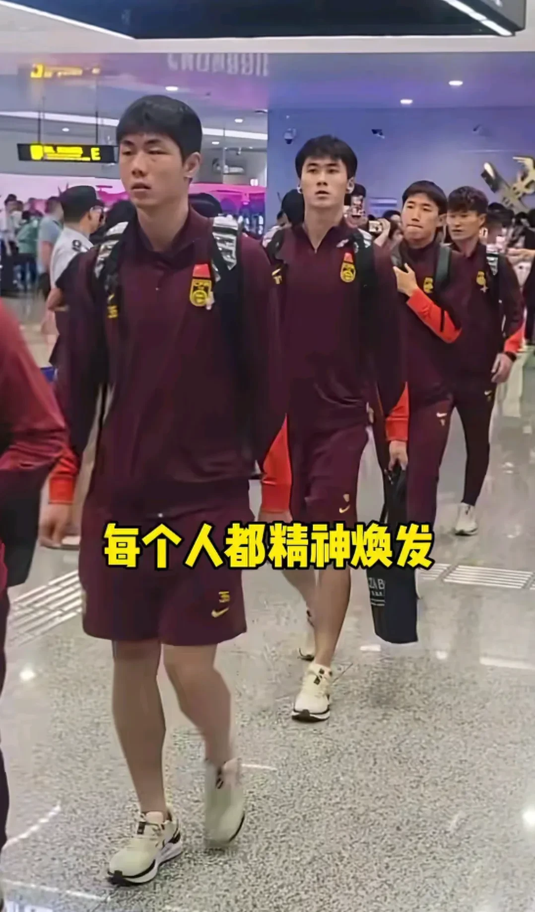 包含队员状态渐入佳境，大连一方稳健取得连胜的词条