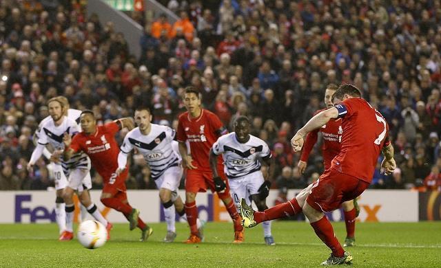 德甲劲旅全队状态低迷，战术频频失误