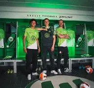 包含沃尔夫斯堡外援助攻得手，带领球队实现翻盘的词条