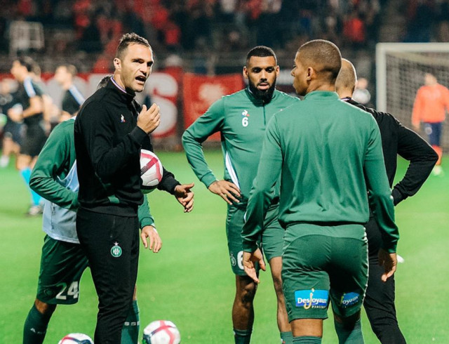 沙尔克连败带来危机，球队需重整旗鼓(沙尔克连败带来危机,球队需重整旗鼓吗)